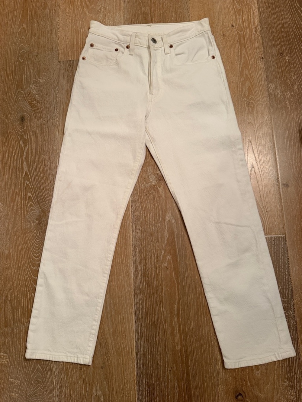 White Levi steauss Straight-Leg Jeans